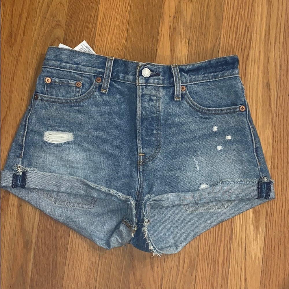 Levi’s Wedgie Fit Jean Shorts